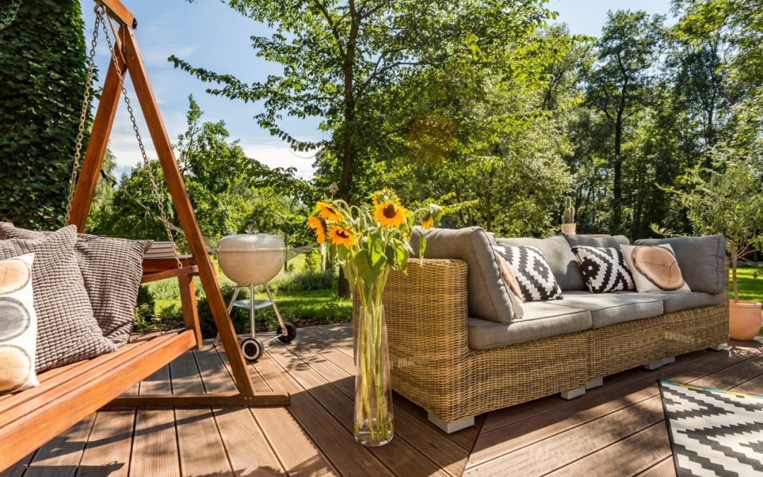 Transform Your Outdoor Space: 6 Tips to Update the Deck for Spring